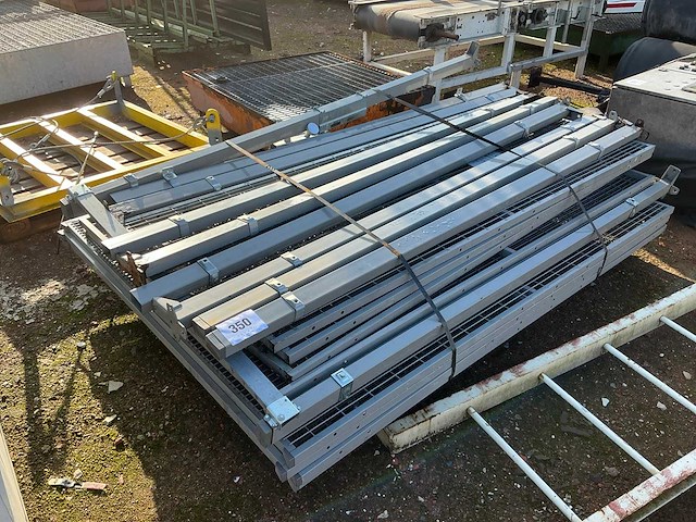 Traox gedemonteerde afrastering - afbeelding 1 van  4