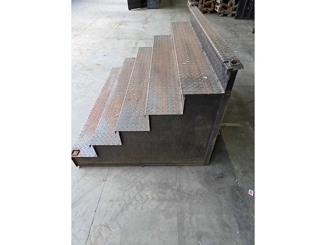 Trap - staalconstructie (2x) - afbeelding 2 van  8