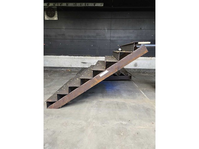 Trap - staalconstructie (2x) - afbeelding 1 van  9