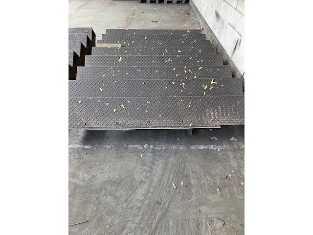 Trap - staalconstructie (2x) - afbeelding 7 van  9