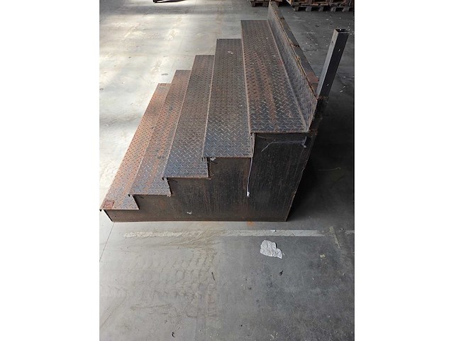 Trap - staalconstructie (2x) - afbeelding 6 van  8
