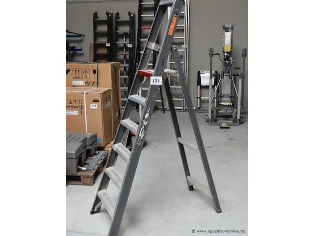 Trap ladder, altus - afbeelding 1 van  1