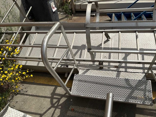 Trap, ladder en platform - afbeelding 5 van  8