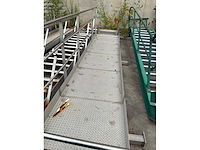 Trap met aanbouwplatform - afbeelding 2 van  4