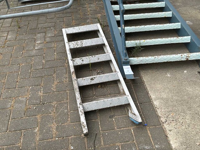 Trap - afbeelding 3 van  4