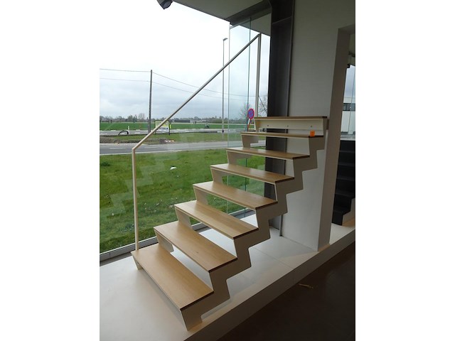 Trap - afbeelding 2 van  4