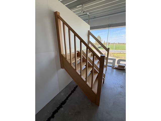 Trap - afbeelding 3 van  3