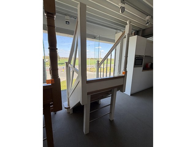 Trap - afbeelding 2 van  2