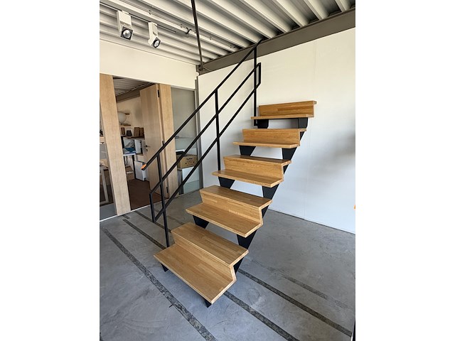 Trap - afbeelding 1 van  3