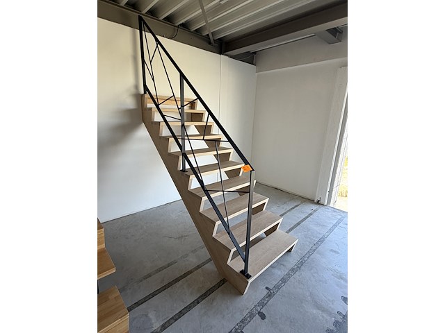 Trap - afbeelding 2 van  3