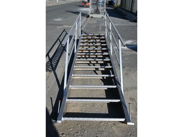 Trap - afbeelding 3 van  4