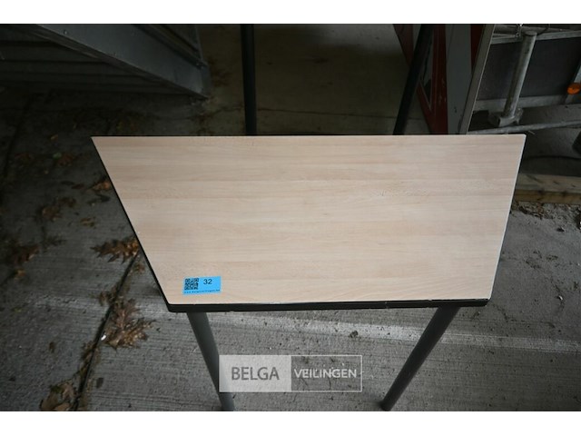 Trapeziumvormige tafel - afbeelding 3 van  4