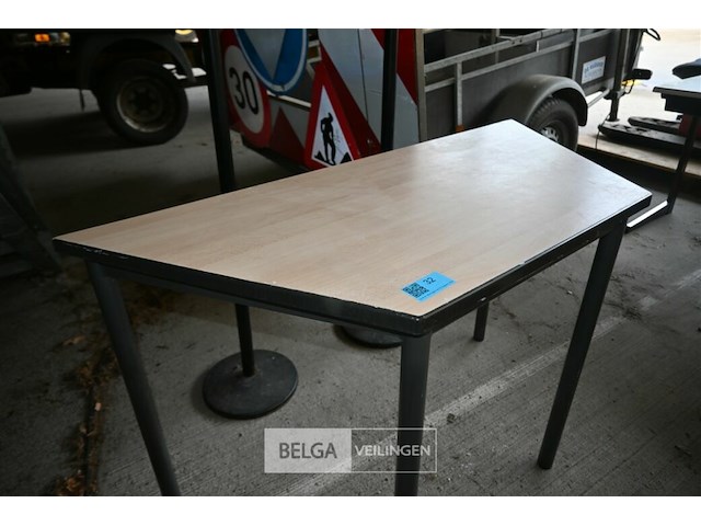 Trapeziumvormige tafel - afbeelding 4 van  4