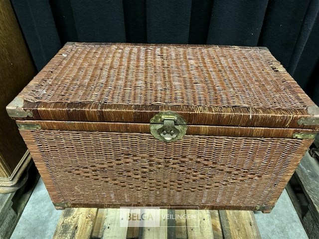 Traphekje + rieten mand + deco ree beeld - afbeelding 5 van  5