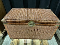 Traphekje + rieten mand + deco ree beeld - afbeelding 5 van  5