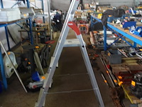 Trapladder 4 treden - afbeelding 1 van  3