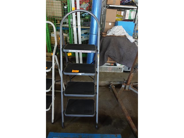 Trapladder 4 treden - afbeelding 1 van  2