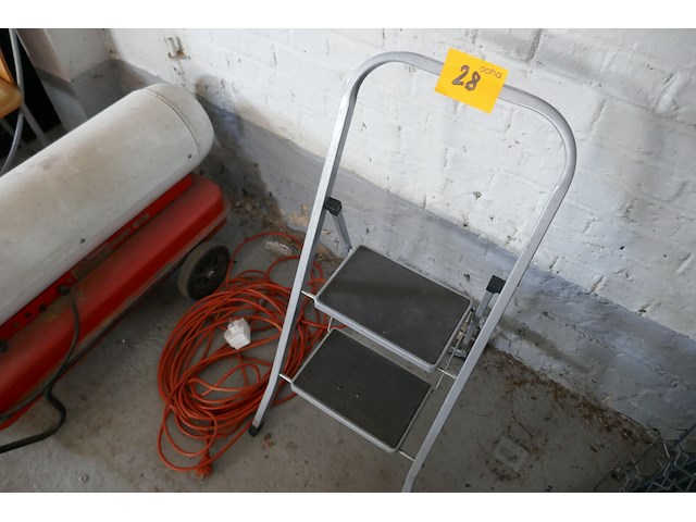 Trapladder en verlengkabel - afbeelding 1 van  3