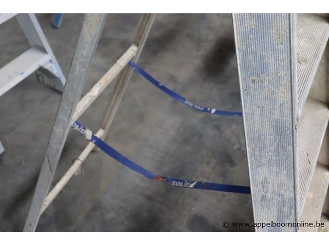 Trapladder, solide - afbeelding 2 van  2