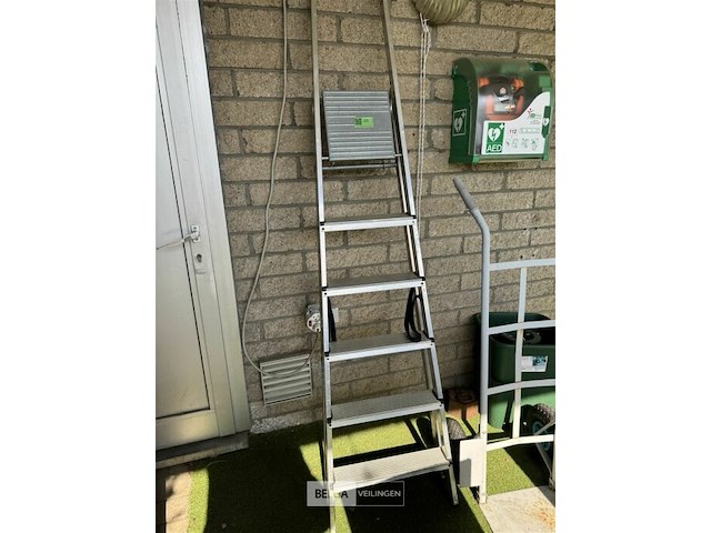 Trapladder + stootkar - afbeelding 3 van  5