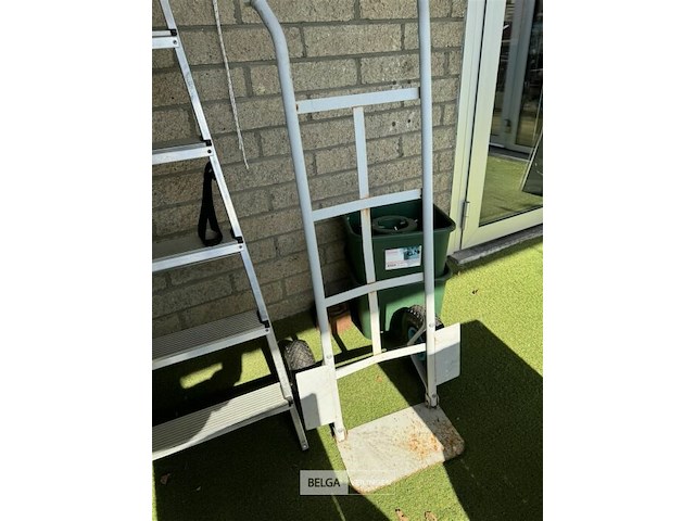 Trapladder + stootkar - afbeelding 5 van  5