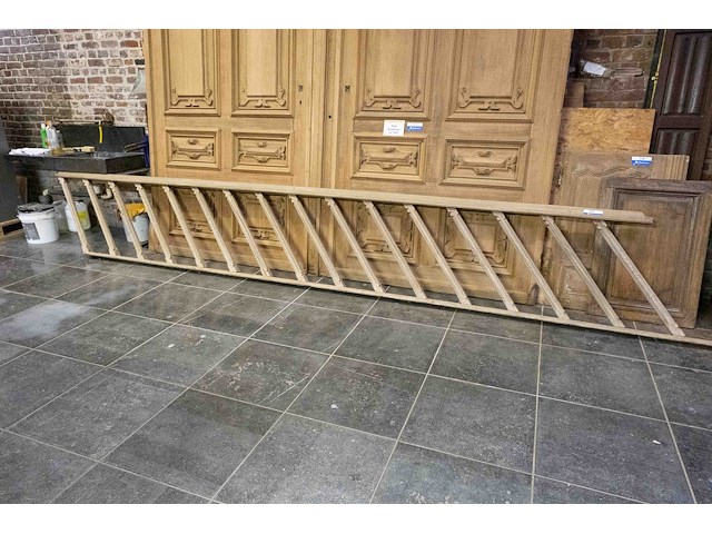 Trapleuning - afbeelding 1 van  3