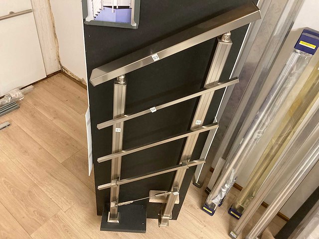 Trapleuningen - afbeelding 2 van  9