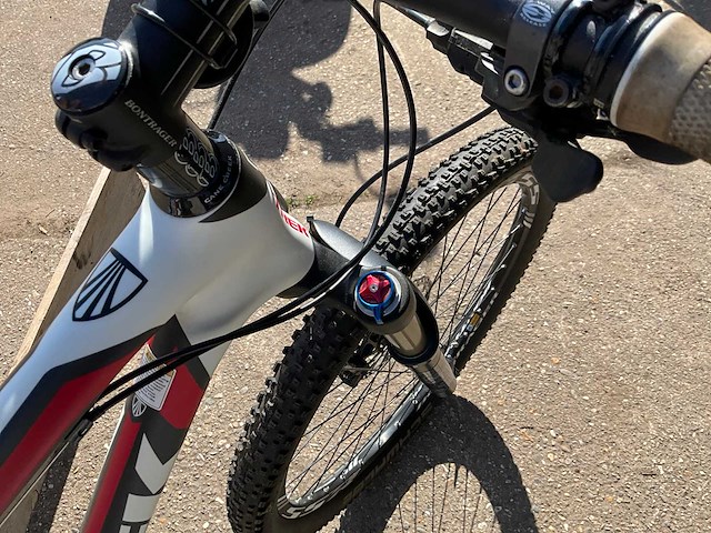 Trek elite 9.7 9 series mtb - carbon - afbeelding 6 van  22