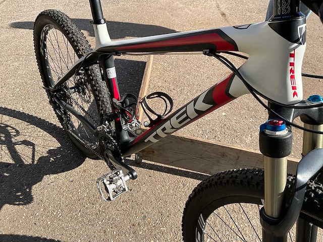 Trek elite 9.7 9 series mtb - carbon - afbeelding 20 van  22