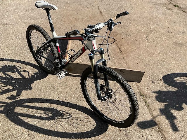 Trek elite 9.7 9 series mtb - carbon - afbeelding 14 van  22