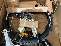 Trek roscoe 6 m lithium grey/cobra blood (1x) - afbeelding 4 van  5