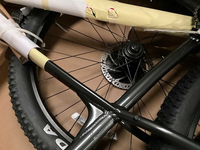 Trek roscoe 6 xl lithium grey/cobra blood (1x) - afbeelding 4 van  5