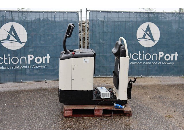 Trekker crown gpc-tow elektrisch 3000kg 1999 - afbeelding 1 van  1