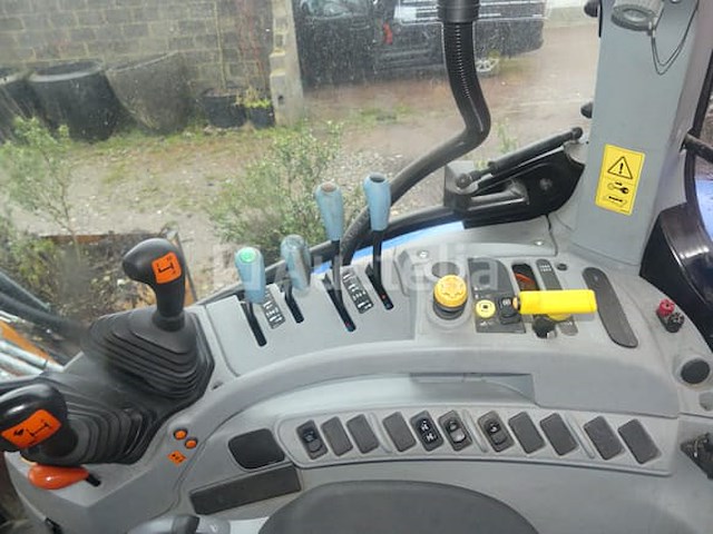 Trekker + maaiarm + aanhanger new holland t6.155 - afbeelding 16 van  51