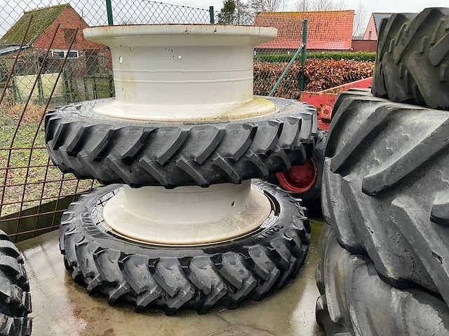 Trelleborg-bkt-pirelli-michelin grote partij landbouwbanden met palletstelling - afbeelding 6 van  6