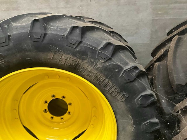 Trelleborg tm800 tractorband met velg (2x) - afbeelding 2 van  8