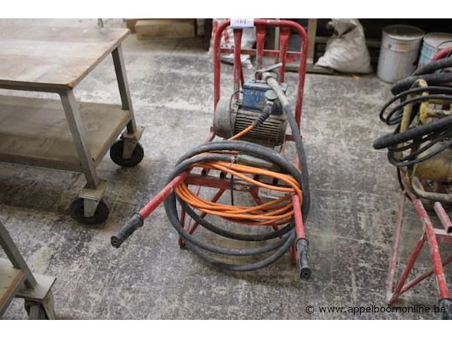 Trilnaaldinstallatie - afbeelding 1 van  3