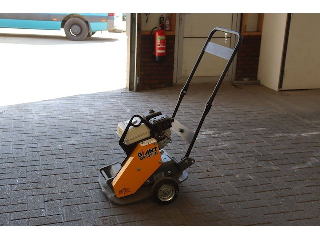 Trilplaat giant gp1950g benzine 2025 - afbeelding 1 van  1