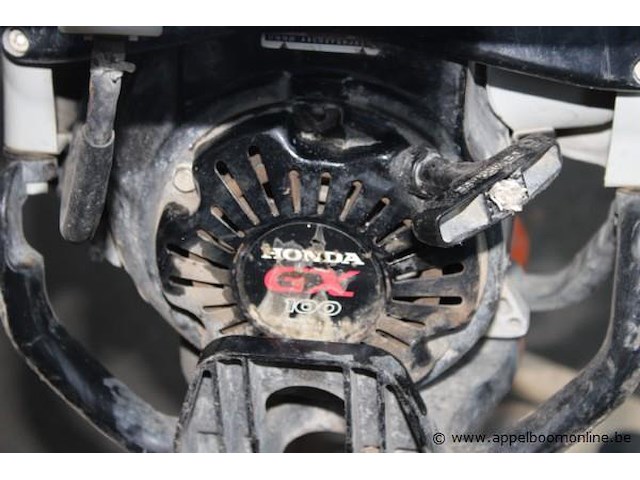 Trilplaat mikasa aangedreven door honda gx100, werking niet gekend - afbeelding 3 van  4
