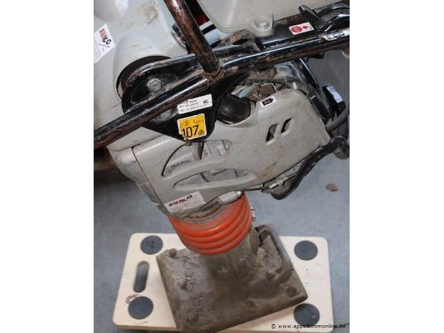 Trilplaat mikasa aangedreven door honda gx100, werking niet gekend - afbeelding 4 van  4