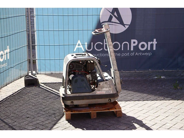 Trilplaat yanmar swepac fb 250 diesel 2013 - afbeelding 1 van  1