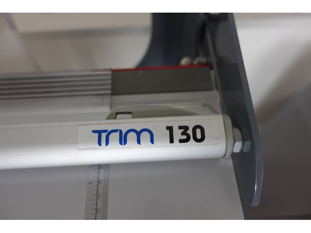 Trimming & cutting & folding machine - afbeelding 2 van  4