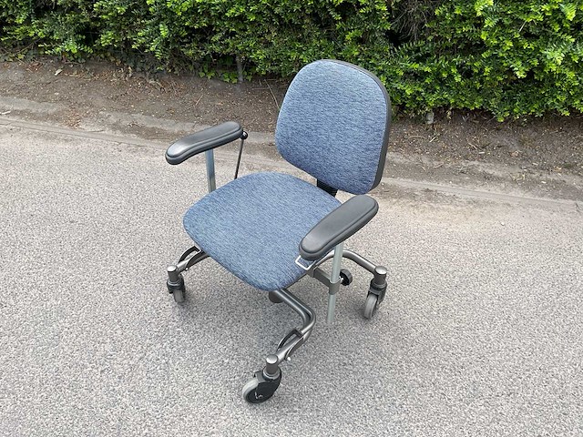 Trippelstoel rolstoel - afbeelding 1 van  4