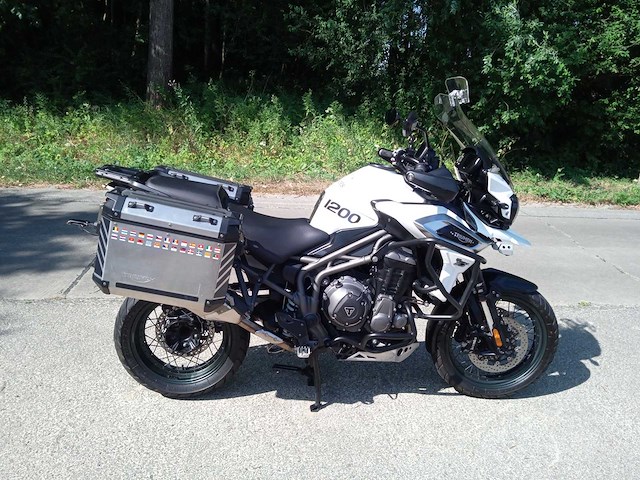 Triumph - explorer xcv 1200 - motorfiets - afbeelding 1 van  14