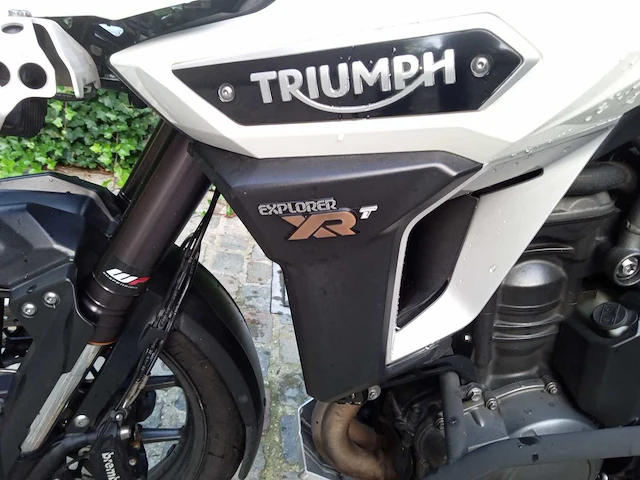 Triumph - explorer xrt 1200 - motorfiets - afbeelding 8 van  13