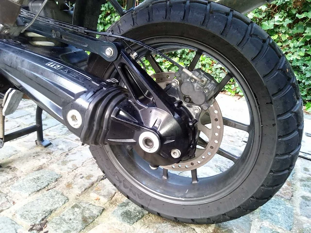 Triumph - explorer xrt 1200 - motorfiets - afbeelding 9 van  13