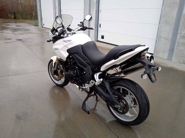 Triumph - tiger 1050 - motorfiets - afbeelding 5 van  10