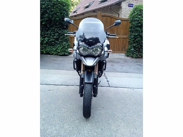 Triumph - tiger 1200 explorer - motorfiets - afbeelding 9 van  11