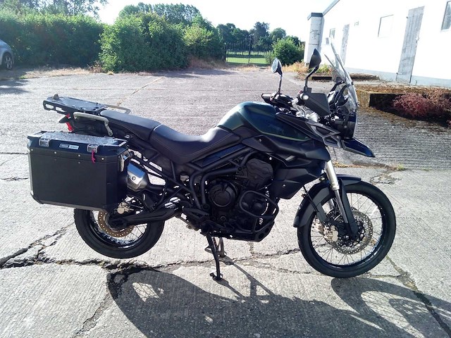 Triumph - tiger 800 xc - motorfiets - afbeelding 1 van  11