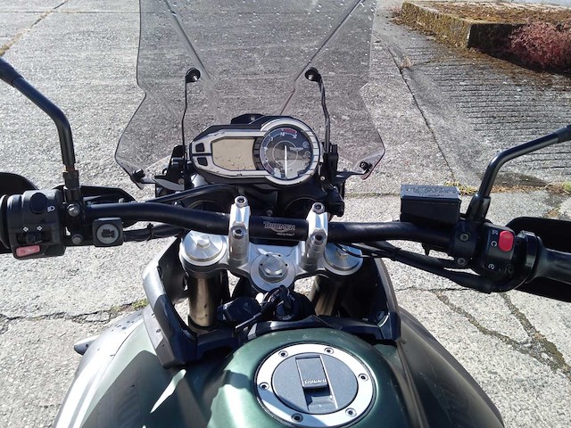 Triumph - tiger 800 xc - motorfiets - afbeelding 10 van  11